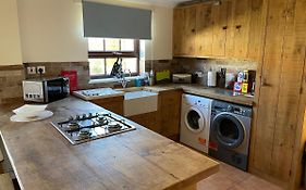 Large, 3 Floors, Sleeps 16, 4 Baths, 5 Parking, Semi Rural Leicester